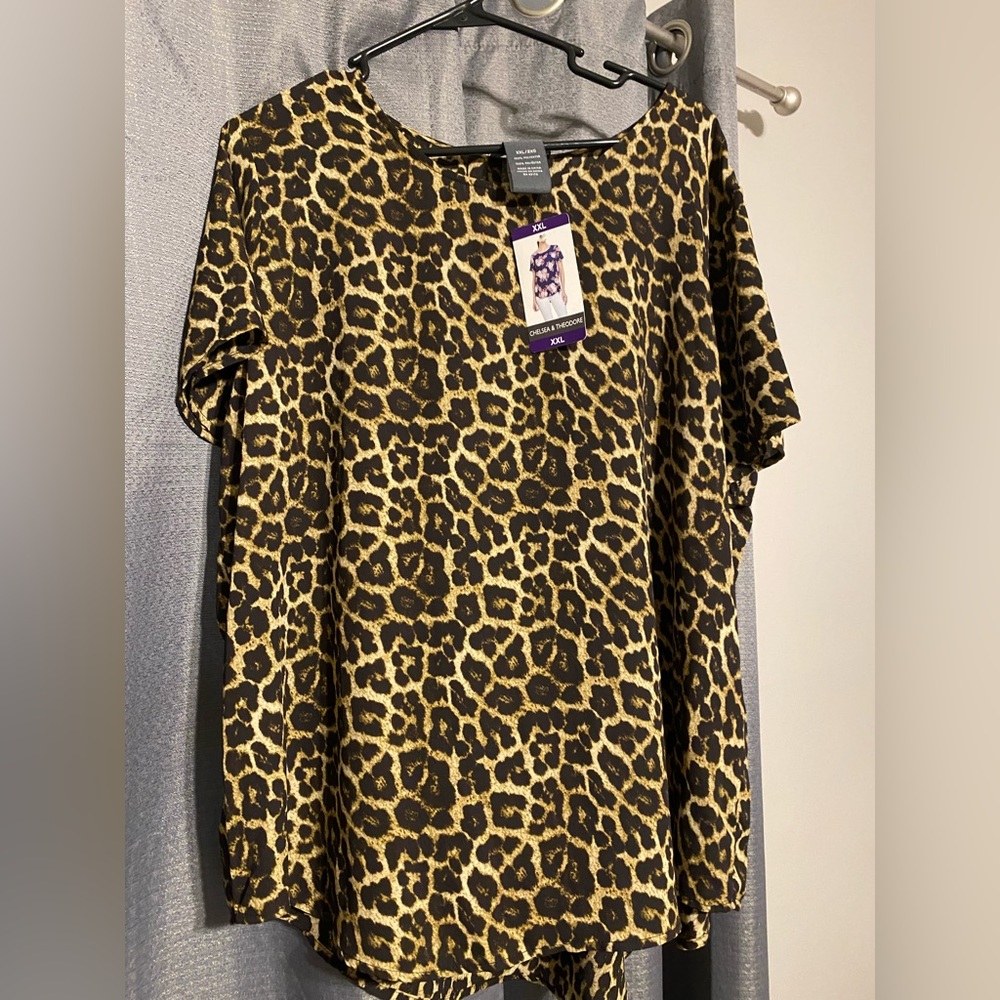 Chelsea & Theodore NWT Leopard Print